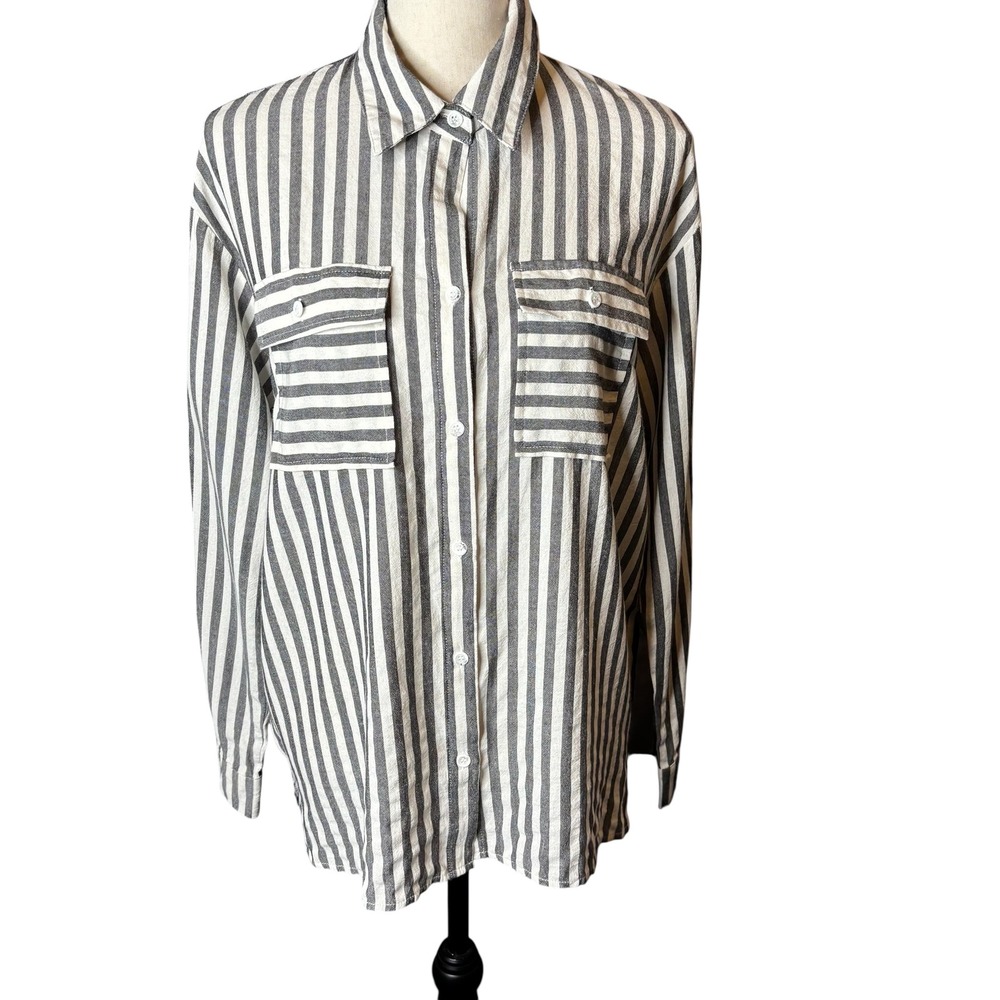 Striped Button Down Shirt Long Sleeve Collared Pocket Gray‎ White Womens